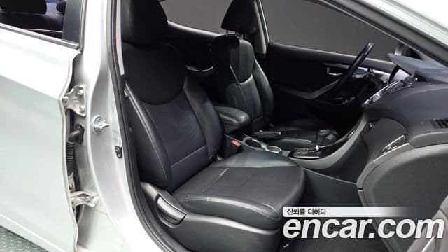 Hyundai Avante MD Modern, 2013 10