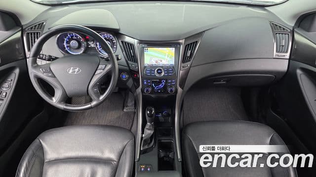 Hyundai YF Sonata Premier, 2012 7