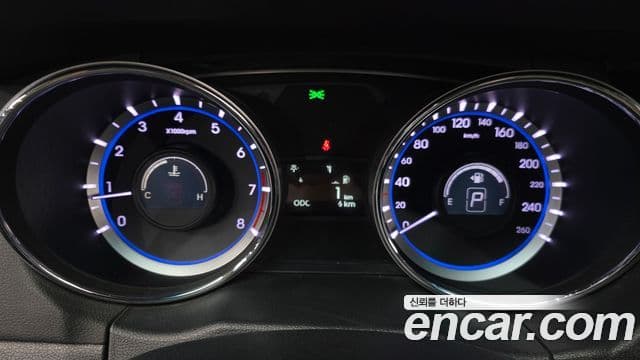 Hyundai YF Sonata Premier, 2012 8