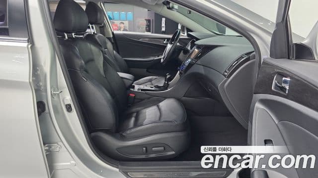 Hyundai YF Sonata Premier, 2012 11