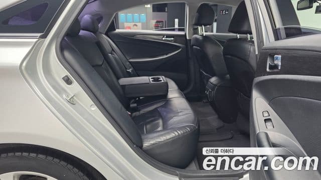 Hyundai YF Sonata Premier, 2012 12