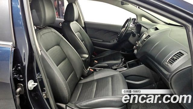 Kia The / новый New K3 Style, 2017 12