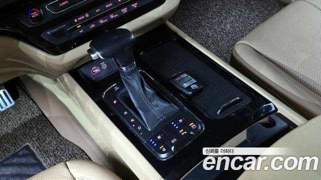 Kia All New Carnival Noblesse, 2017 9