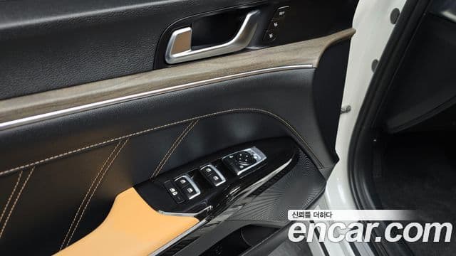 Kia K5 гибрид 3세대 Signature, 2023 17
