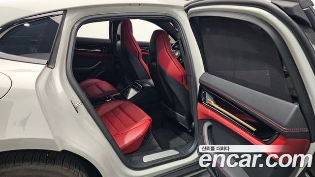 Porsche Panamera (976), 2024 11