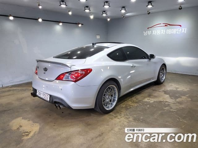 Hyundai Genesis купе 200 турбо R, 2009 4