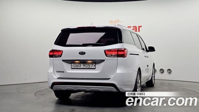 Kia All New Carnival Noblesse, 2018 4