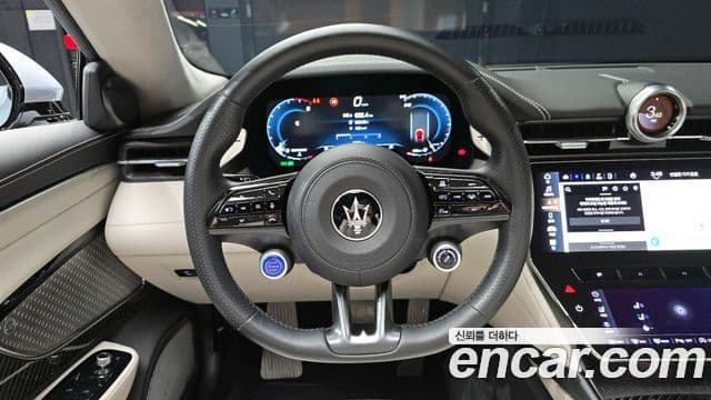 Maserati 그란카브리오 2세대 3.0 V6 Trofeo, 2024 13