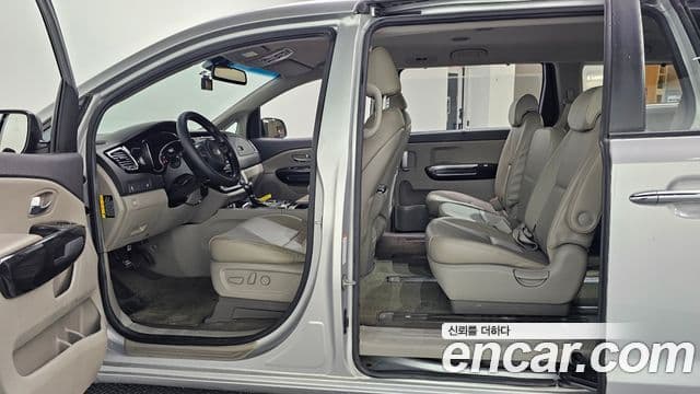Kia All New Carnival Prestige, 2015 11