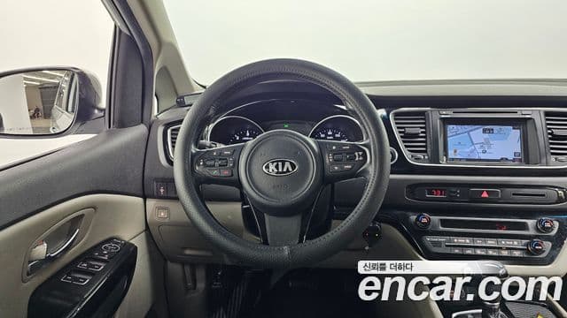 Kia All New Carnival Prestige, 2015 12