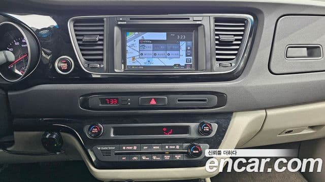 Kia All New Carnival Prestige, 2015 13