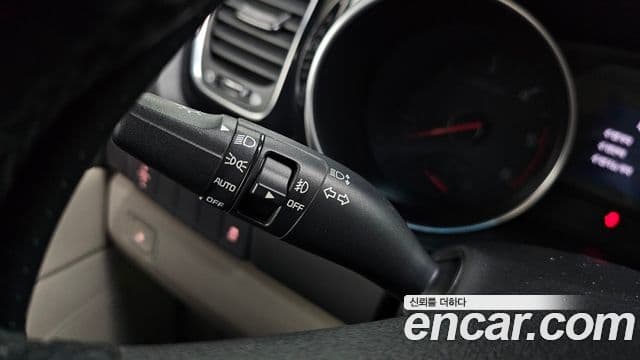 Kia All New Carnival Prestige, 2015 15