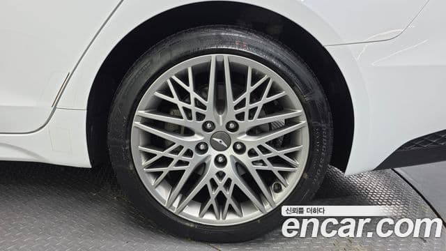 Genesis The / новый New G70, 2021 все фото