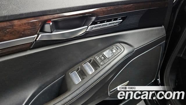 Genesis EQ900 Luxury, 2016 17