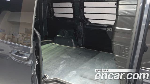 Hyundai Staria Modern, 2025 12