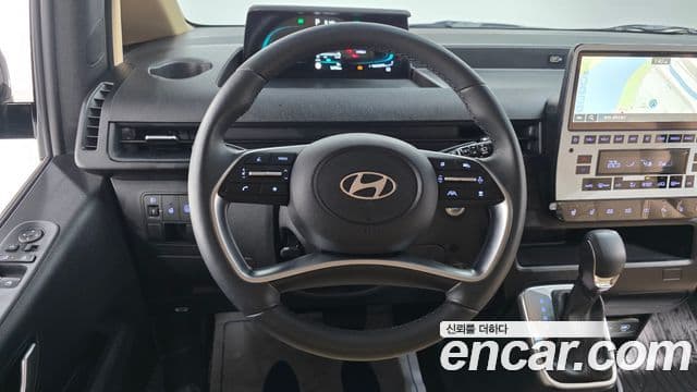 Hyundai Staria Modern, 2025 13