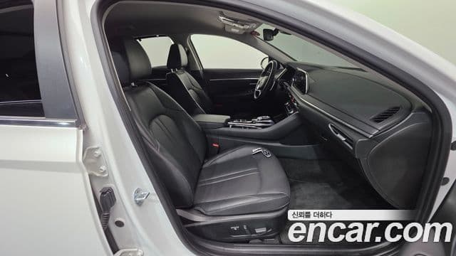 Hyundai Sonata (DN8) Premium Family, 2020 10