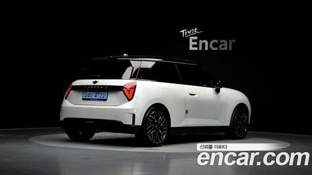 Mini Cooper Электрический (Electric) 4세대 SE favored, 2024 2