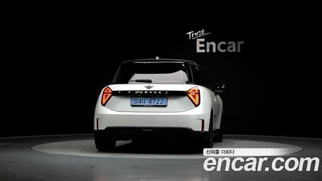Mini Cooper Электрический (Electric) 4세대 SE favored, 2024 4