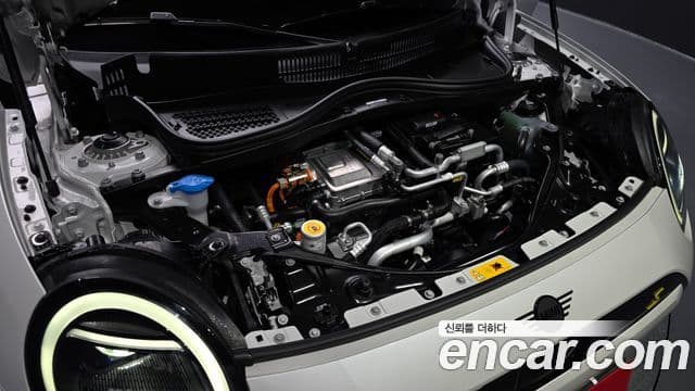 Mini Cooper Электрический (Electric) 4세대 SE favored, 2024 6