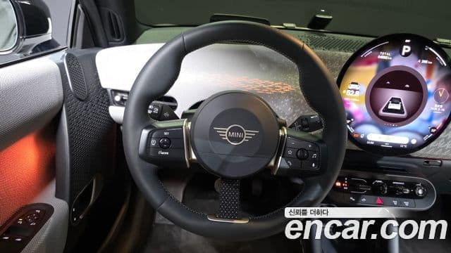 Mini Cooper Электрический (Electric) 4세대 SE favored, 2024 9