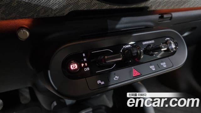 Mini Cooper Электрический (Electric) 4세대 SE favored, 2024 13