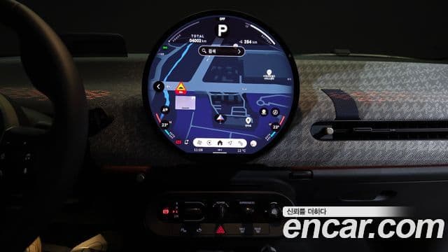 Mini Cooper Электрический (Electric) 4세대 SE favored, 2024 14