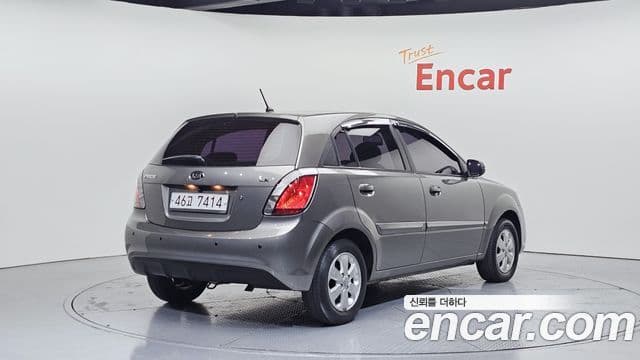 Kia Pride(новый кузов / новое поколение) 5DR 1.4 DOHC LX, 2011 2