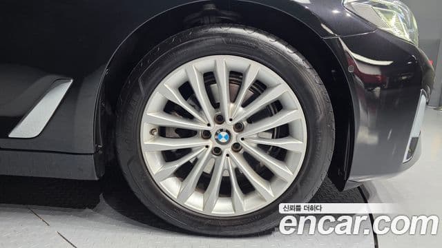 BMW 5시리즈 (G30) Luxury, 2023 все фото