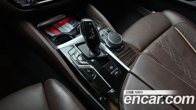 BMW 5시리즈 (G30) Luxury, 2023 9