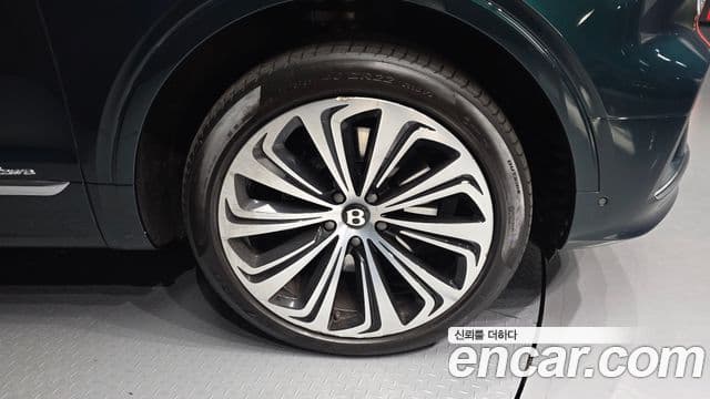 Bentley Bentayga 4.0 V8 EWB first Edition, 2024 все фото