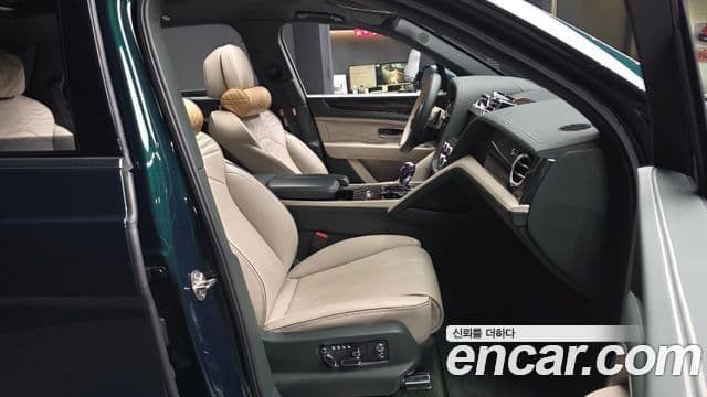 Bentley Bentayga 4.0 V8 EWB first Edition, 2024 11