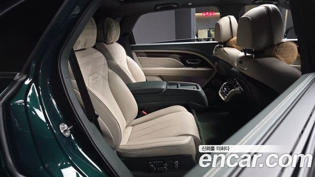 Bentley Bentayga 4.0 V8 EWB first Edition, 2024 12