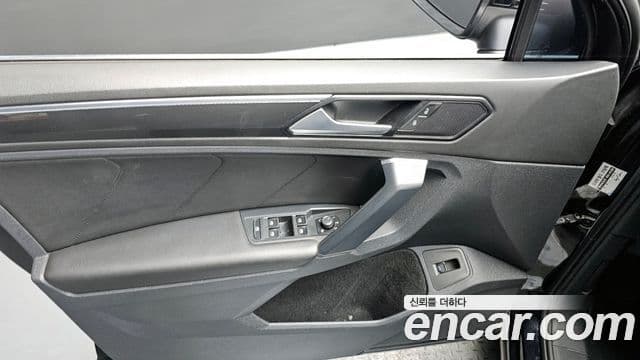 Volkswagen Tiguan 2세대 Premium, 2020 17