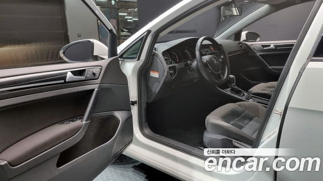 Volkswagen Гольф 7세대, 2015 11