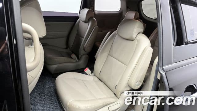 Kia The / новый New Carnival Luxury, 2019 11