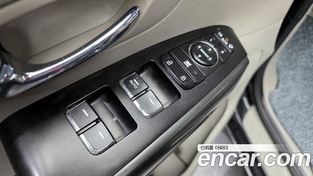 Kia The / новый New Carnival Luxury, 2019 14