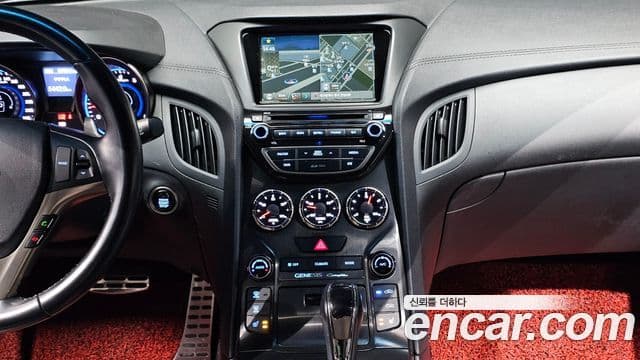 Hyundai The / новый New Genesis купе 200 турбо S, 2015 14