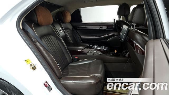 Genesis EQ900 Prestige, 2017 12