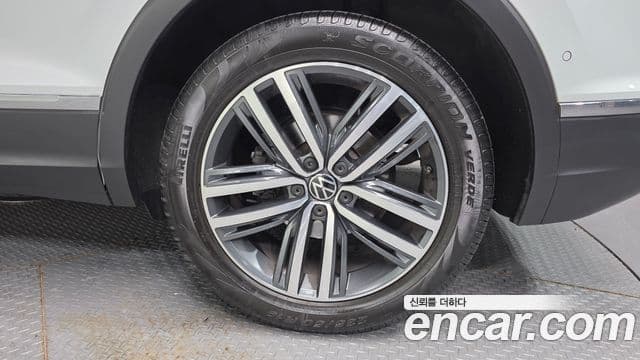Volkswagen Tiguan 2세대 Prestige, 2023 все фото