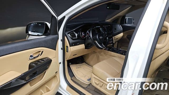 Kia All New Carnival Noblesse, 2016 11