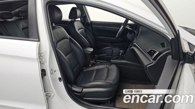 Hyundai Avante AD 1.6 GDI Value Plus, 2018 10