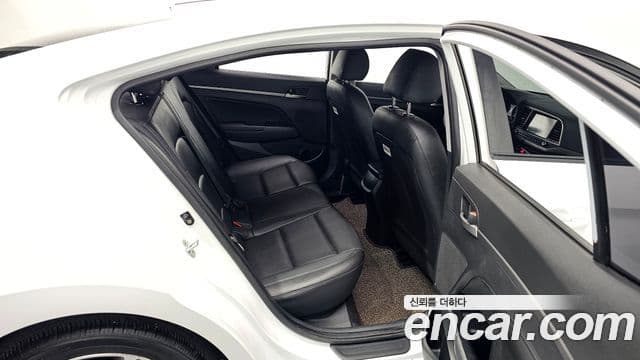 Hyundai Avante AD 1.6 GDI Value Plus, 2018 11