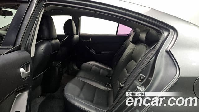 Kia K3 Trendy, 2015 12