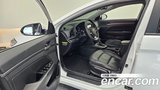 Hyundai Avante AD 1.6 GDI Value Plus, 2018 10