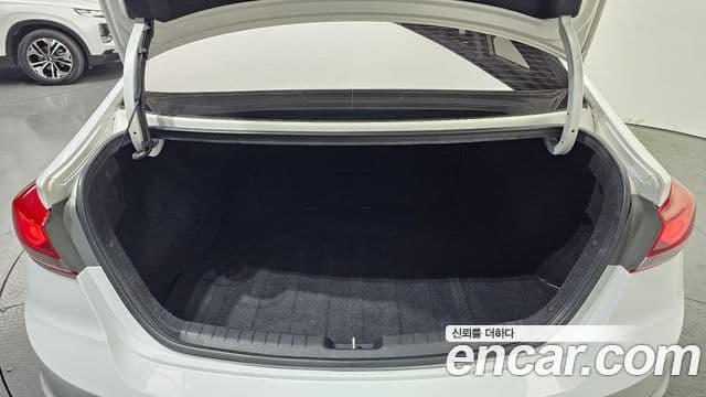 Hyundai Avante AD 1.6 GDI Value Plus, 2018 20