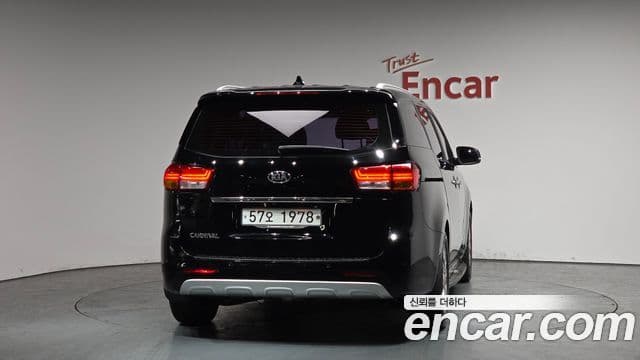 Kia All New Carnival Prestige, 2016 4