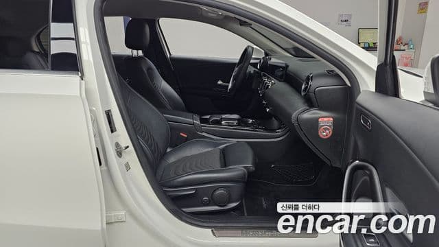 Mercedes-Benz A-класс W177 A220 хэтчбек, 2020 11