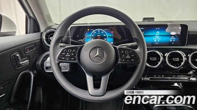 Mercedes-Benz A-класс W177 A220 хэтчбек, 2020 13