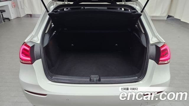 Mercedes-Benz A-класс W177 A220 хэтчбек, 2020 20